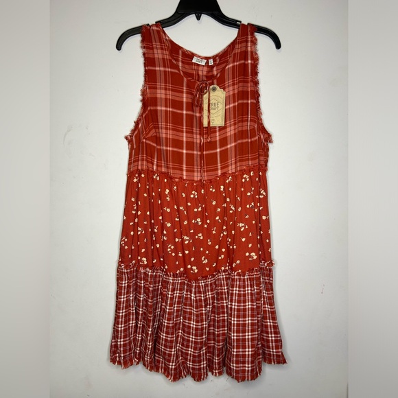 True Craft Dresses & Skirts - True Craft Red Plaid and Floral Tiered Dress. Womens 1X.
